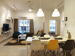 Subang City Residence, 8-9 pax with Balcony, Walking Distance to Summit, 5min to Sunway